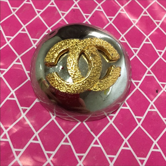 CHANEL Jewelry - Final Sale 🔥Authentic Chanel clip earring